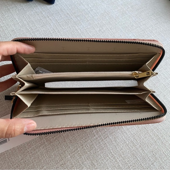 H by Halston Croc Embossed Pink Blush Gold Crocodile Accordion Zip Walle… - Picture 4 of 5